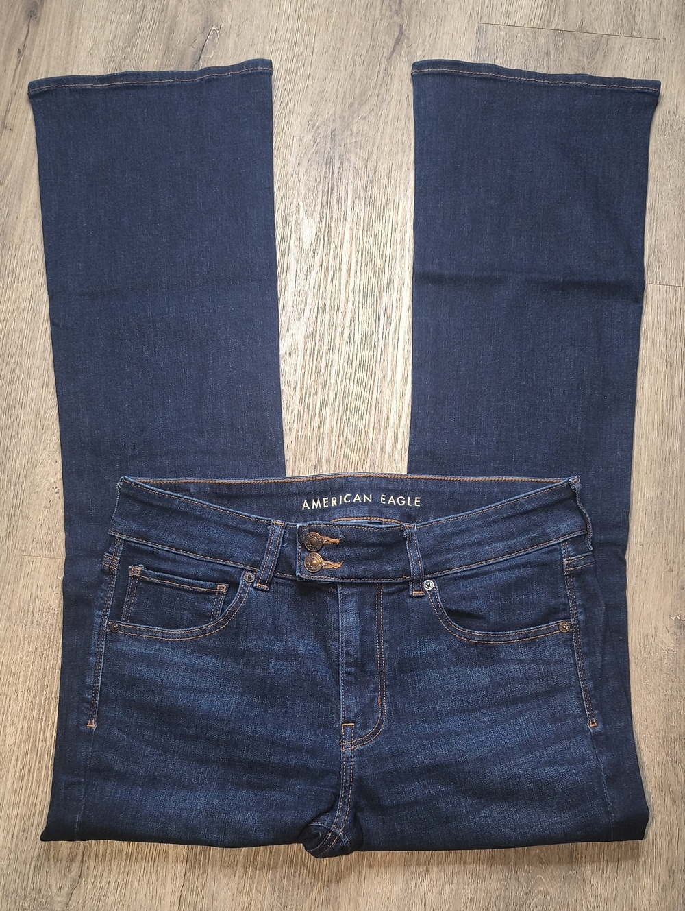 Kick Boot Mid Rise w/31" Inseam American Eagle Bootcut Size 12 Jeans